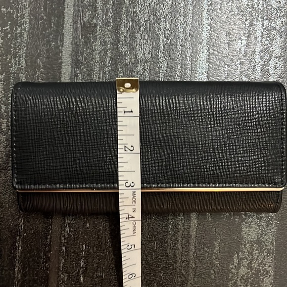 Le Chateau Wallet - Picture 8 of 9